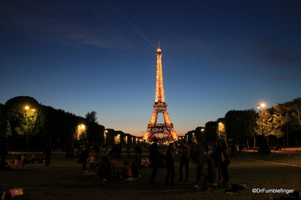 11 Paris 05-2013. Eiffel Tower at dusk and after dark (51)