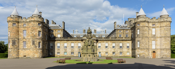 Holyroodhouse,_front_view