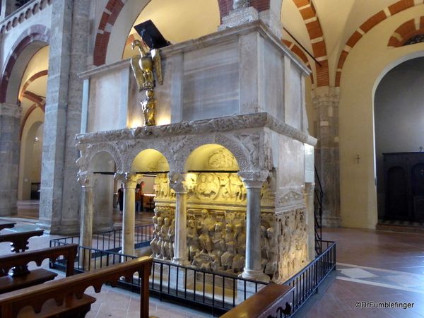 21 Basilica di Sant'Ambrogio