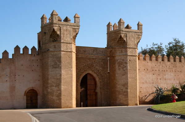 02 Rabat fort with musican (1)