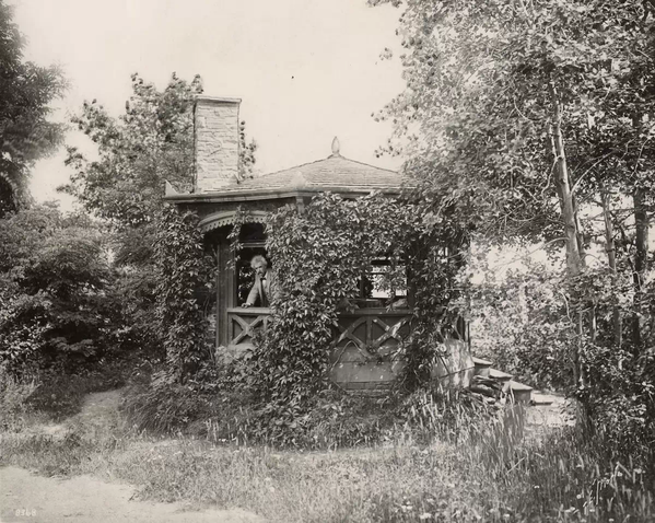 MarkTwainIn-study-Window-1903