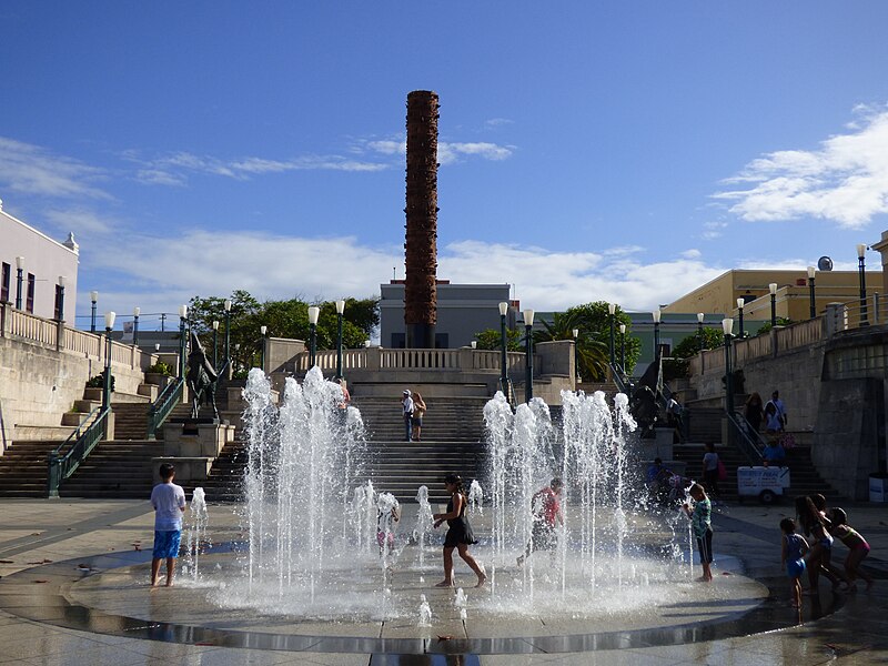 File:Plaza del Quinto Centenario, San Juan, Puerto Rico.JPG