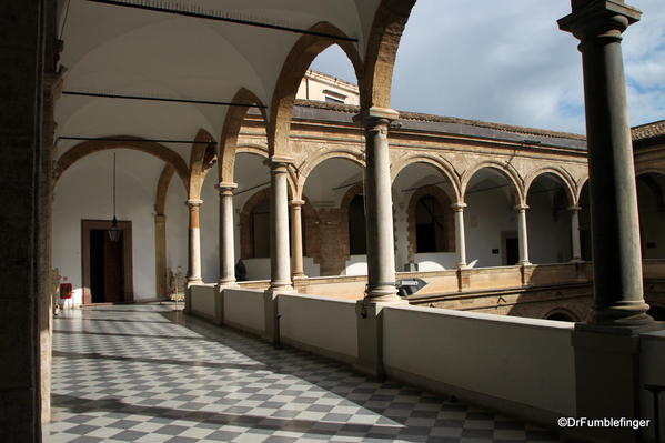 03 Interior of Palermo Palazzo del Normanni (15)