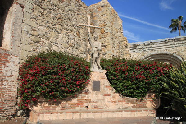 Mission San Juan Capistrano. Father Serra statue