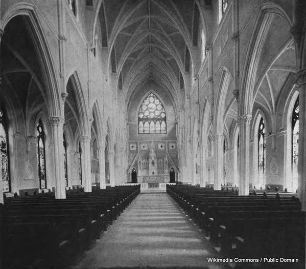 1024px-CathedralofSaintJohntheBaptistCharlestonInterior1914 PD