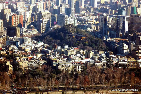 1024px-Cerro_Santa_Lucía_desde_el_Cerro_San_Cristóbal