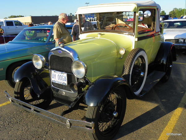 1928 Ford Model A [1)