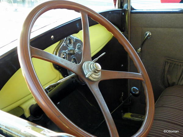 1928 Ford Model A [14)