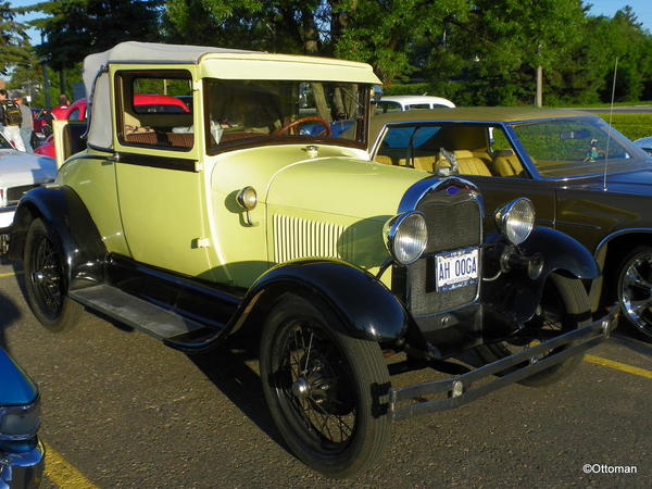 1928 Ford Model A [3)