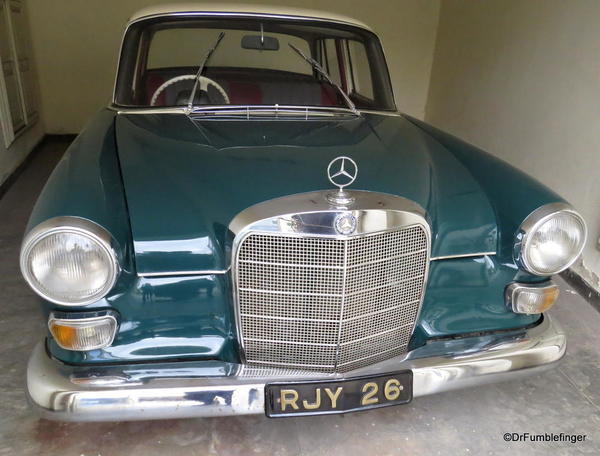 1966 Mercedes 200 (2)