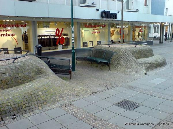 1024px-Iconic_Public_Seating_In_Darmstadt-001