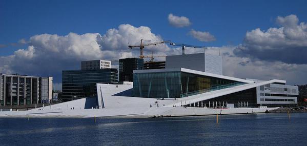 1024px-New_Opera_in_Oslo1