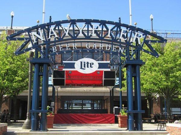 Navy-Pier-Beer-Gardem