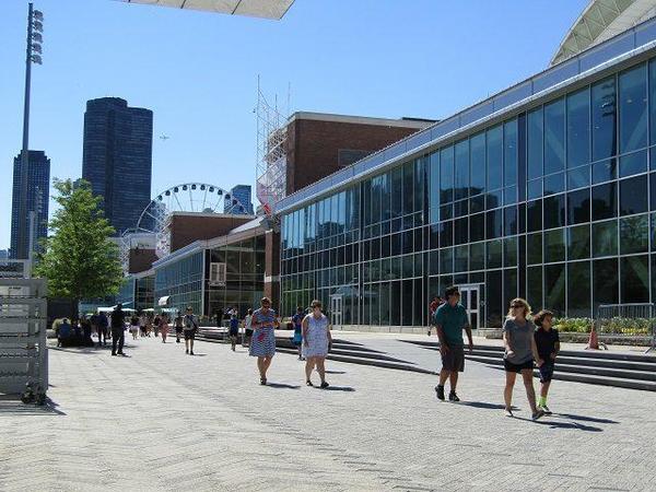 Navy-Pier-Outside