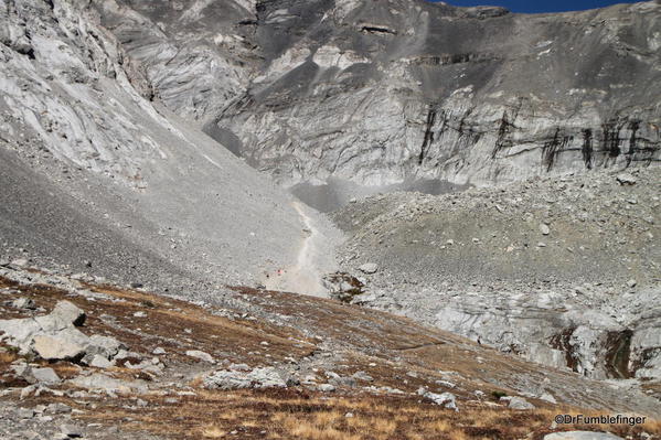 Trail leading to Ptarmigan Cirque