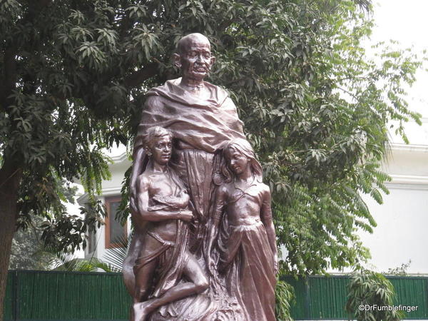 32 Gandhi Smriti