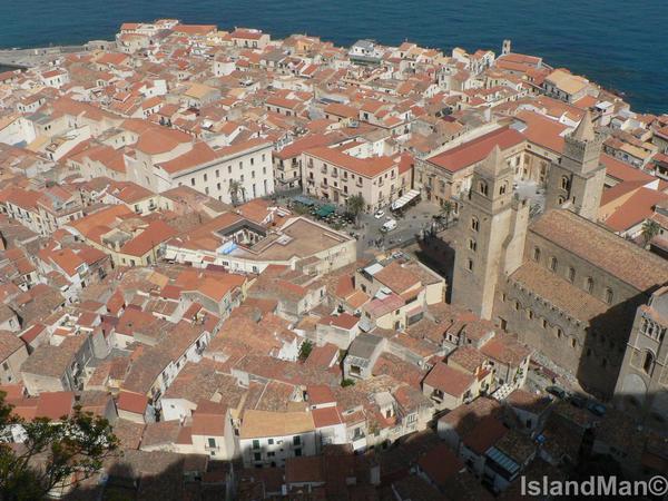 Cefalu Town