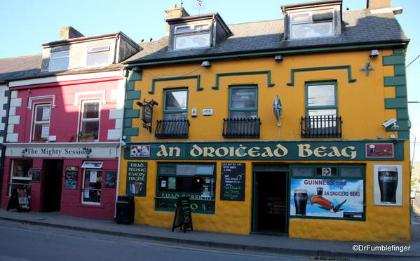 Dingle Town. Pub in the town