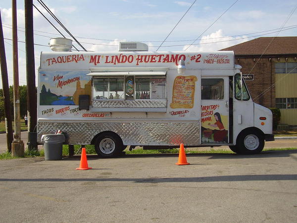 Food truck, courtesy WhisperToMe and Wikimedia