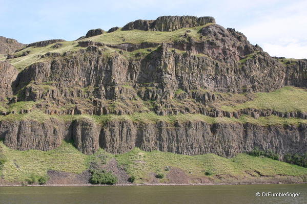 Rock formations around Lyons Ferry State Park