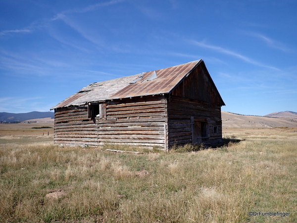 00 Old Barn and Railroad Tracks