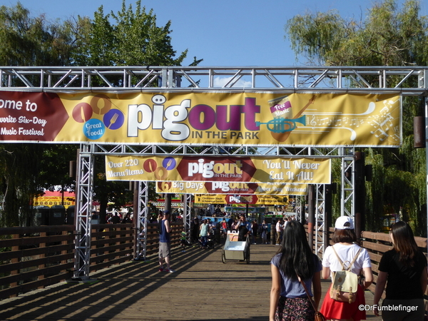 00 Pig Out In the Park (2)