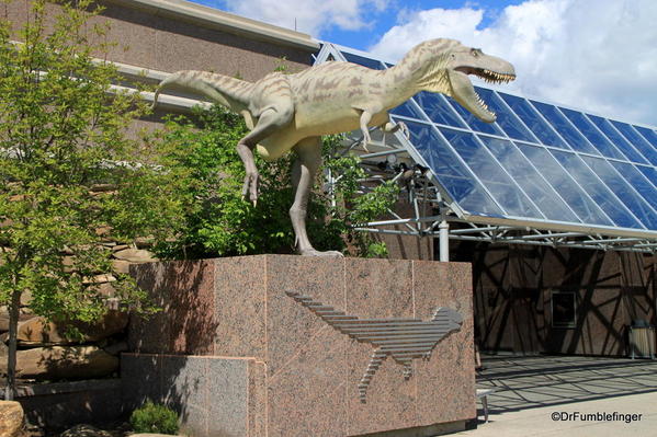 003 Royal Tyrrell Museum, Drumheller entrance