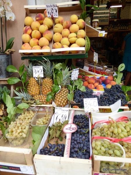 01 Fruit Market Brera neighborhood (3)