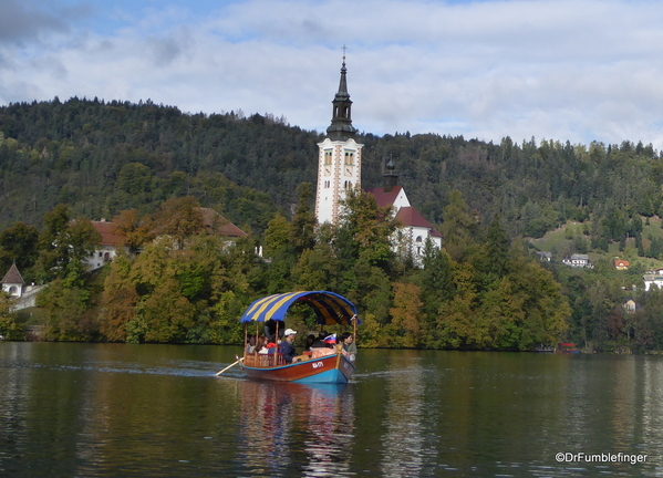 01 Gondolas to Bled Island