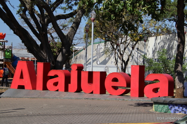 01 Juan Santamaria Square (2)