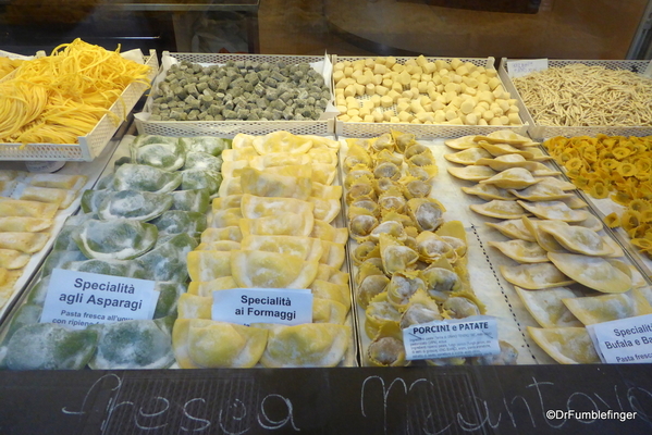 01 Milan Food Tour, Brera neighborhood. (1) Panificio