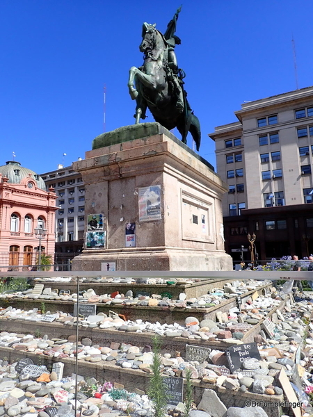 01 Monument to General Manuel Belgrano