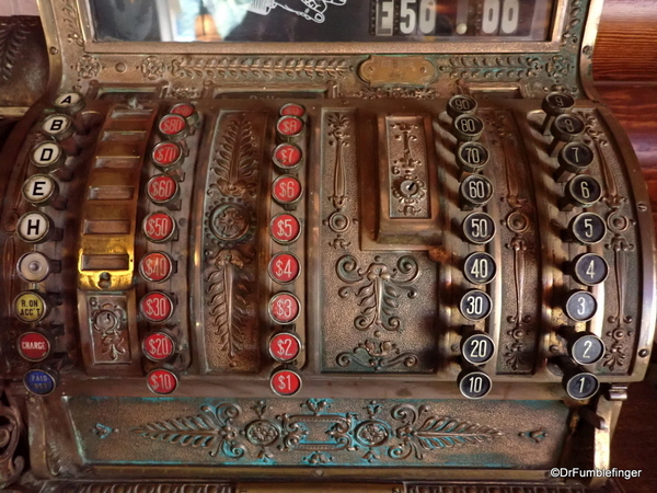 01 Old Cash Register