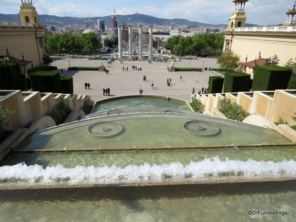 01 Plaça de les Cascades