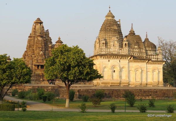 02 Khajuraho temples and town (71)