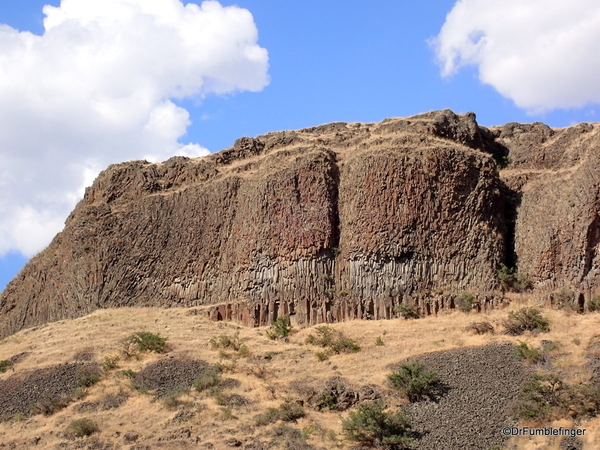 02 Lava columns