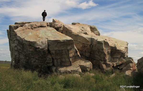 02 Okotoks Erratic