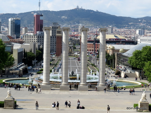 02 Plaça de les Cascades