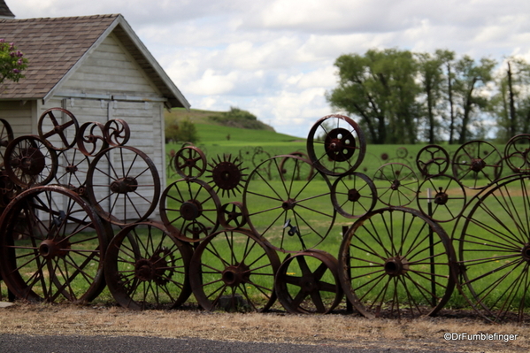 02 Uniontown Barn and Fence