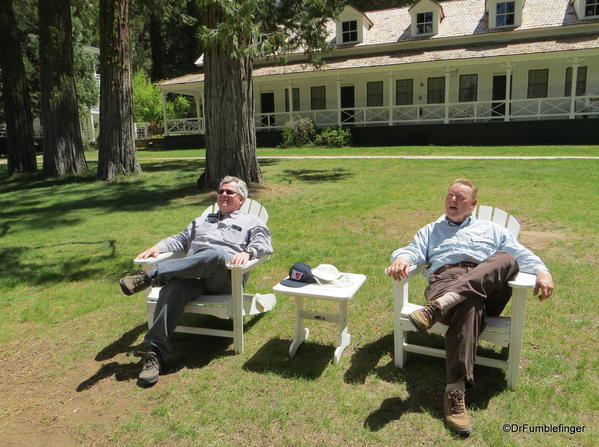 DrFumblefinger (L) and Neil McAleer (R) enjoying a pleasant afternoon at the Wawona Hotel, Yosemite National Park