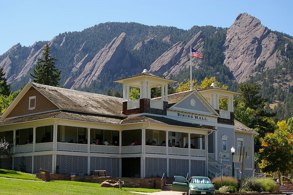 03 Colorado_Chautaqua_Dining_Hall. Courtesy Wikimedia and Hustvedt