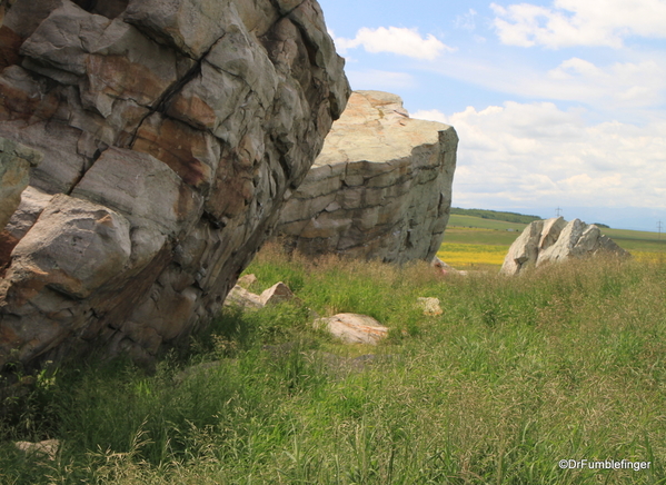 03 Okotoks Erratic