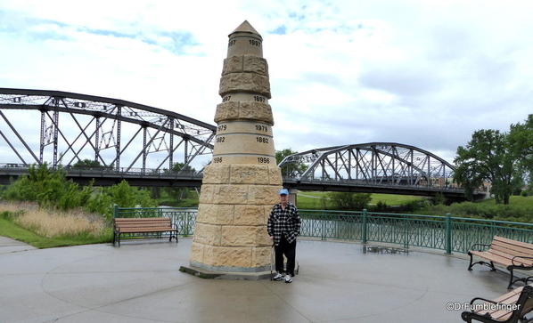 03 Red River and Flood Memorial (5)