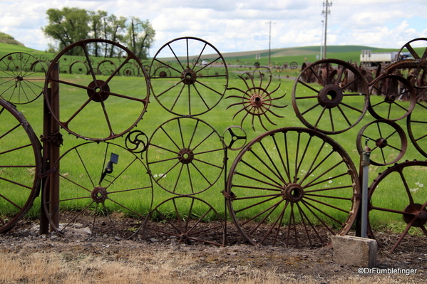 03 Uniontown Barn and Fence