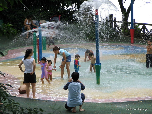 041 Singapore 2-2006. Zoo. Play area