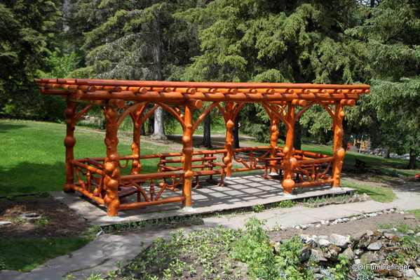 04 Cascade Gardens, Banff