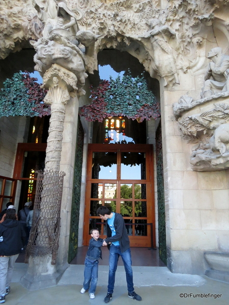 04 Doors, La sagrada Familia