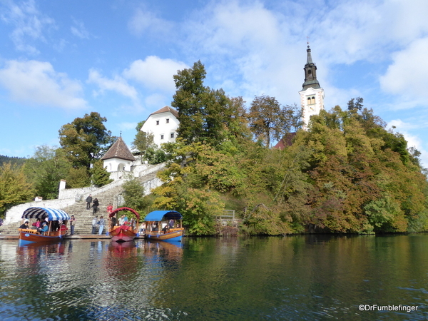 04 Gondolas to Bled Island