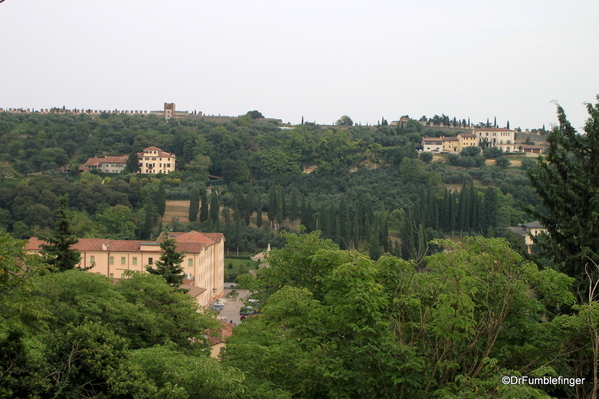 05 Castel San Pietro Square