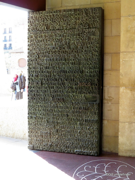 08 Doors, La sagrada Familia